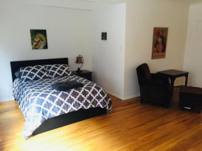 Stylish Montreal Apartment Comfortable Stay in the Golden Square Mile